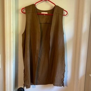 Brown suede vest- Matison Stone